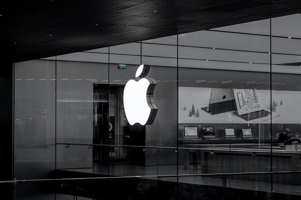 Apple Store (Bildquelle: Foto von Hussam Abd auf Unsplash)
