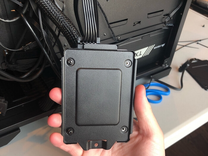 SATA-SSD an den Computer anschließen