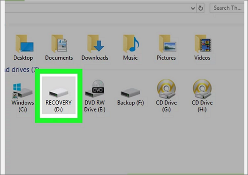 Schließen Sie das Laufwerk an